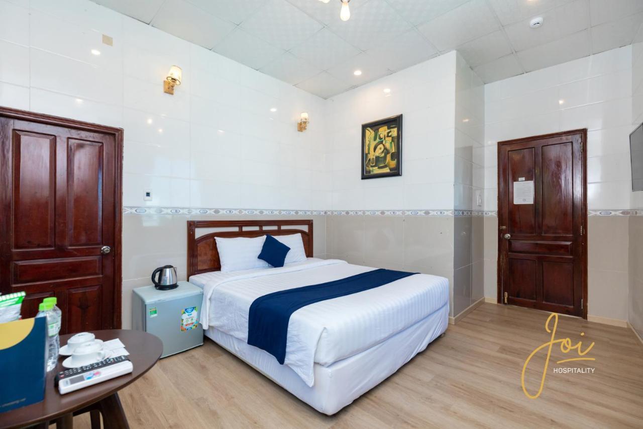 Joi Hospitality - Front Beach Вунгтау Экстерьер фото