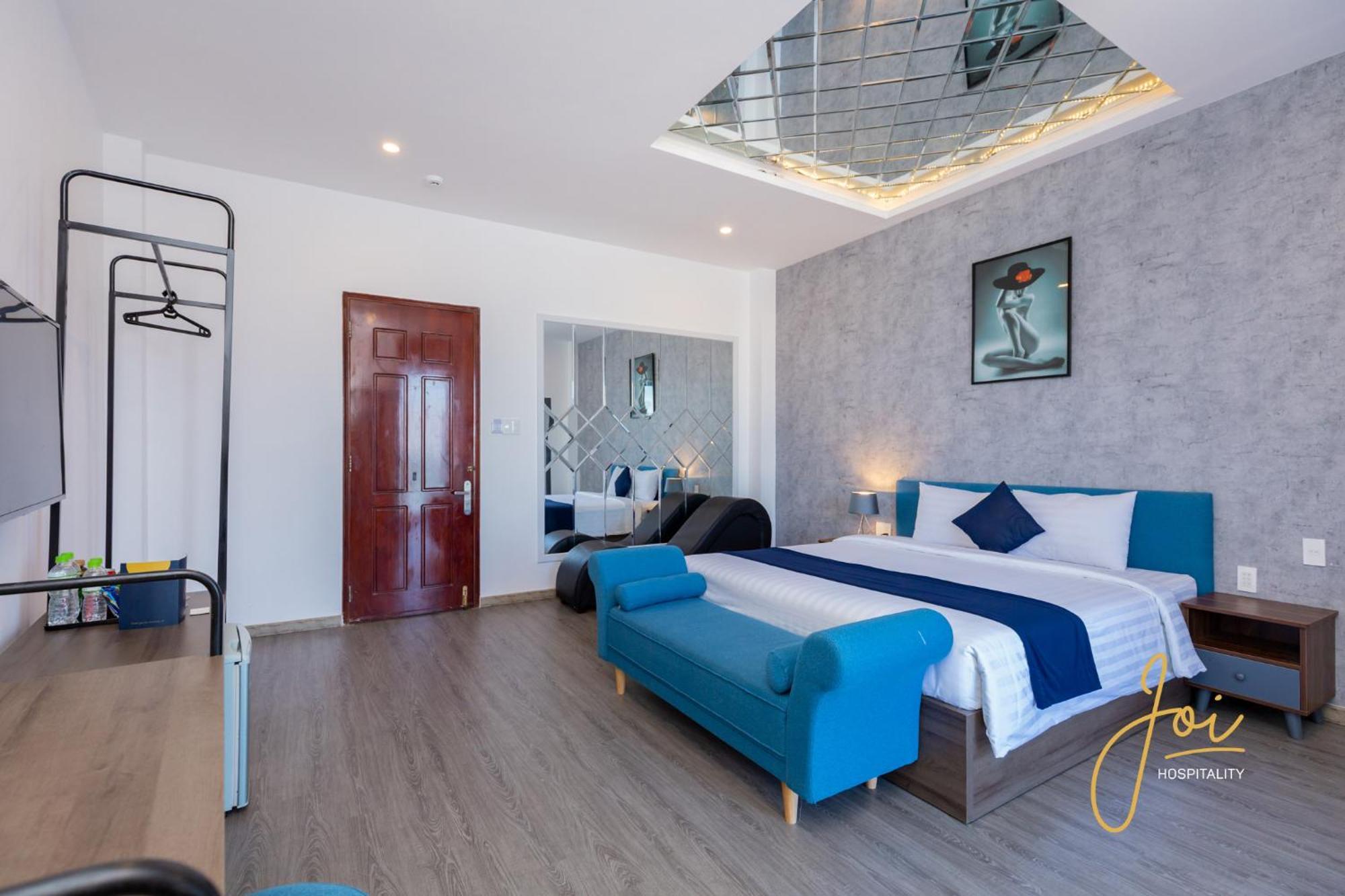 Joi Hospitality - Front Beach Вунгтау Номер фото